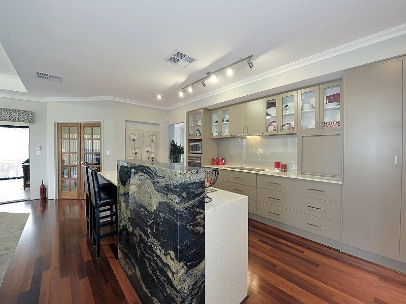 10 Harlequin Close, Golden Bay WA 6174