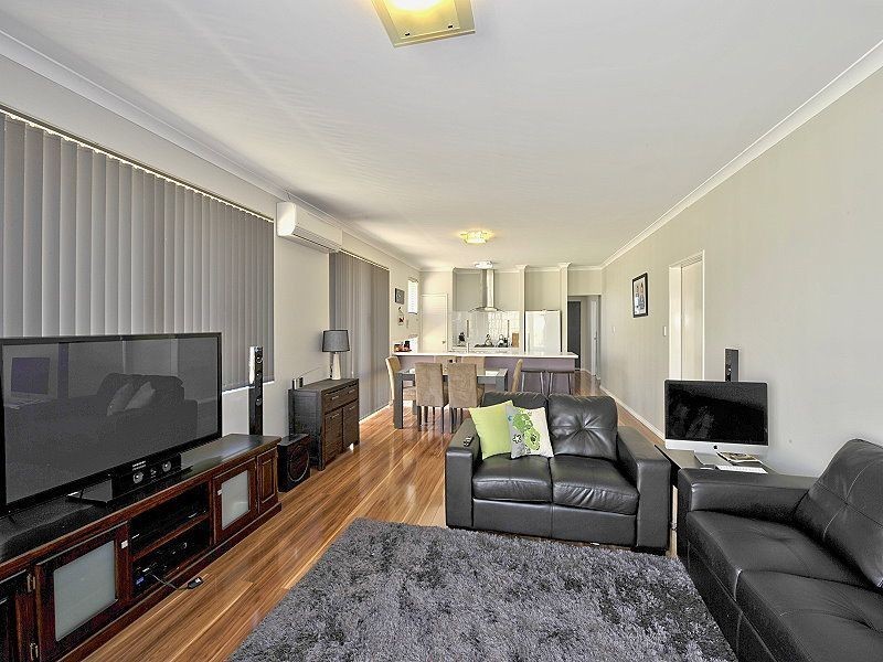 82 Badgerup Avenue, Lakelands WA 6180