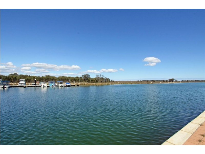 43 Erins Isle, Dudley Park WA 6210