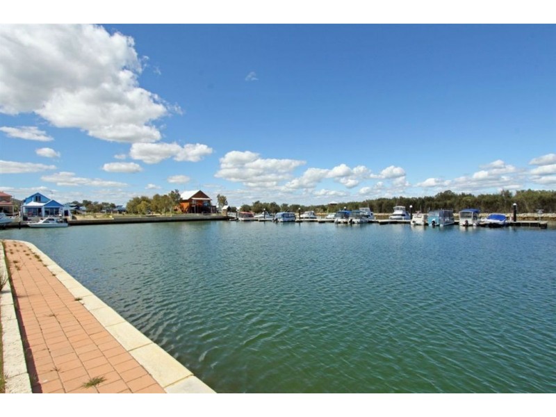 43 Erins Isle, Dudley Park WA 6210