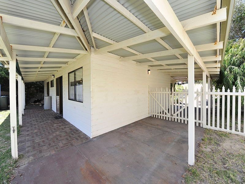 28 Scrivener Place, Halls Head WA 6210