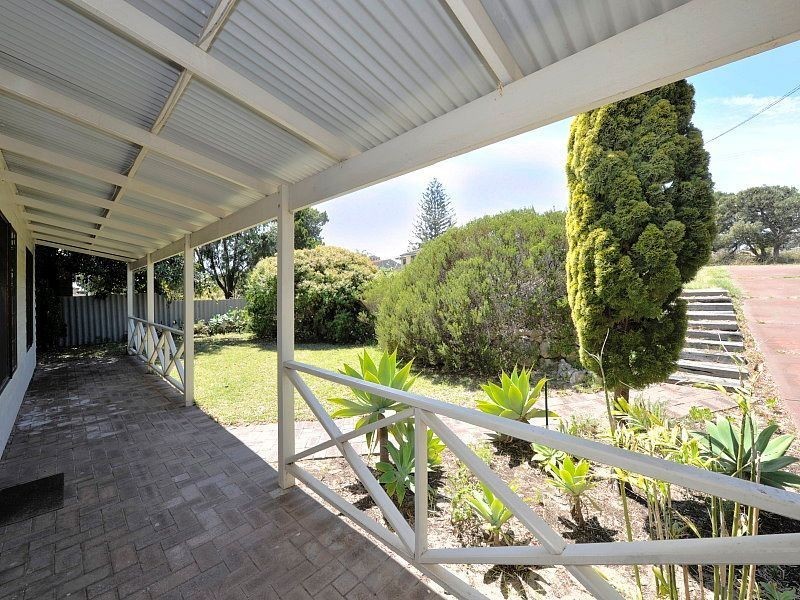 28 Scrivener Place, Halls Head WA 6210