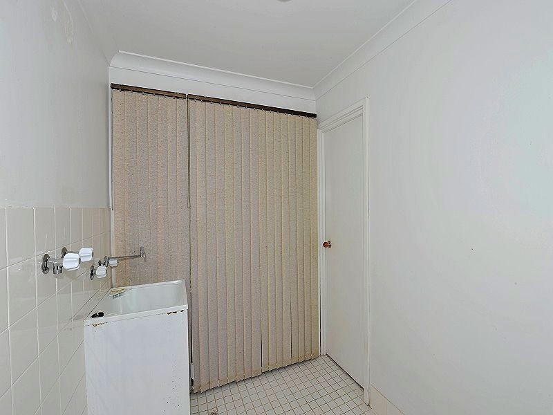 28 Scrivener Place, Halls Head WA 6210