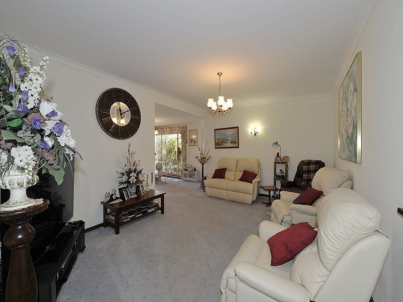 9 Leighton Road East, Halls Head WA 6210