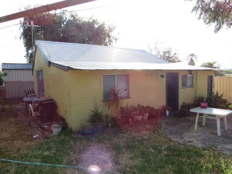 28 Peter Street, Halls Head WA 6210