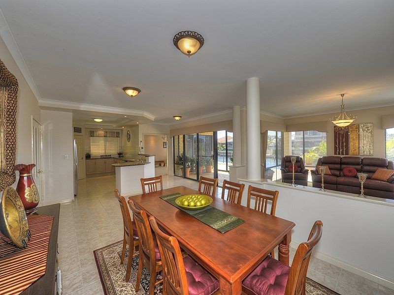 60 Aztec Island Retreat, Halls Head WA 6210