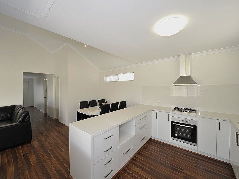 66 Leisure Way, Halls Head WA 6210