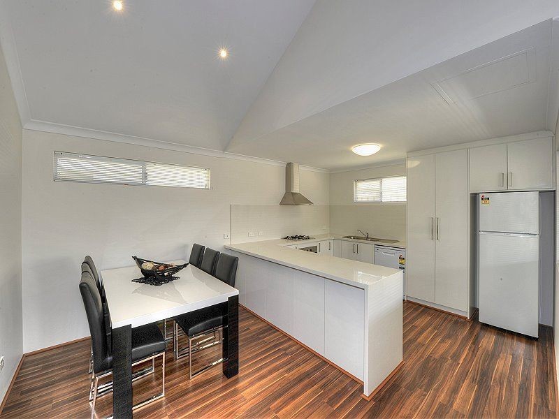 66 Leisure Way, Halls Head WA 6210