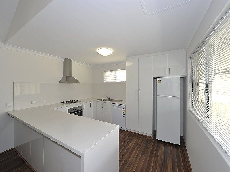 66 Leisure Way, Halls Head WA 6210