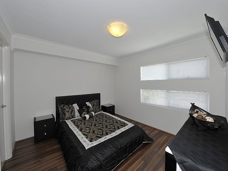 66 Leisure Way, Halls Head WA 6210