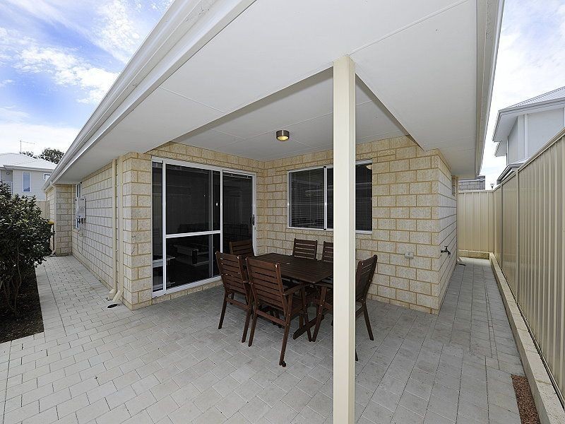 66 Leisure Way, Halls Head WA 6210