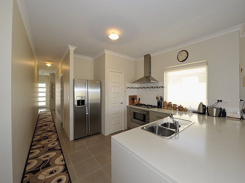 29 Dowerin Circuit, Lakelands WA 6180