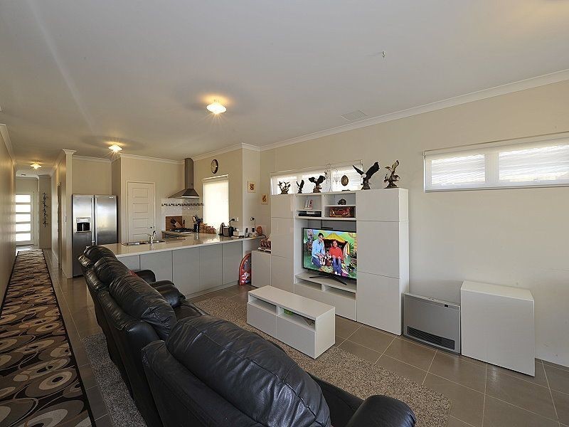 29 Dowerin Circuit, Lakelands WA 6180