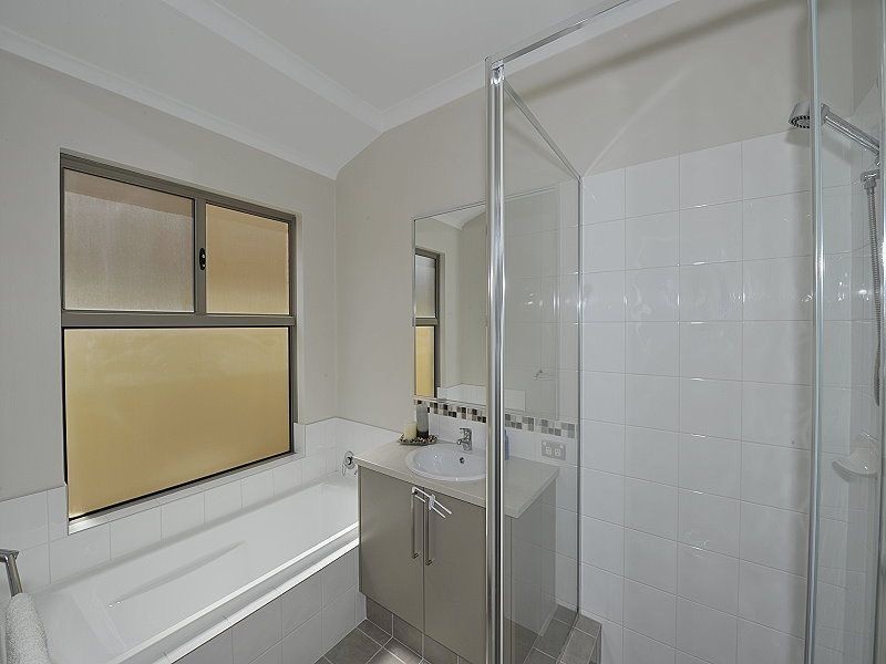 29 Dowerin Circuit, Lakelands WA 6180