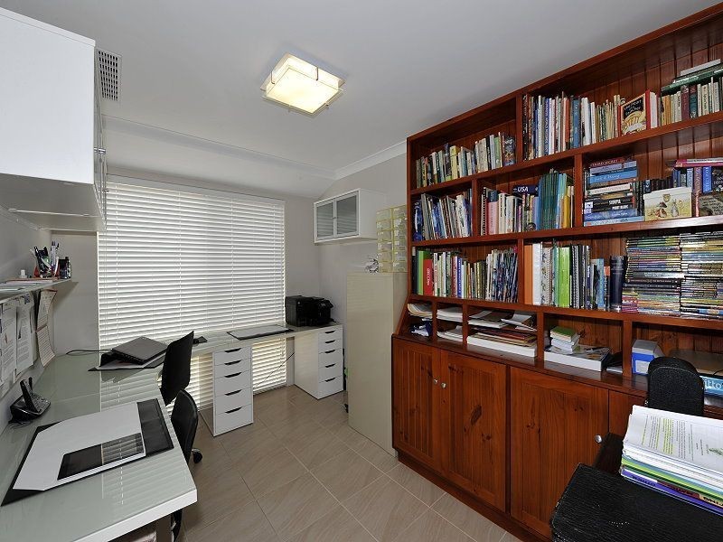 42 Eldorado Loop, Meadow Springs WA 6210