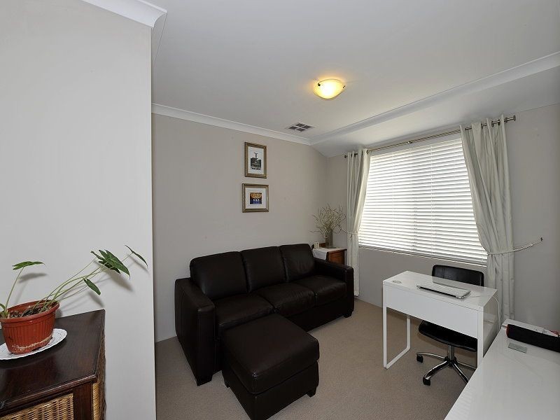 42 Eldorado Loop, Meadow Springs WA 6210