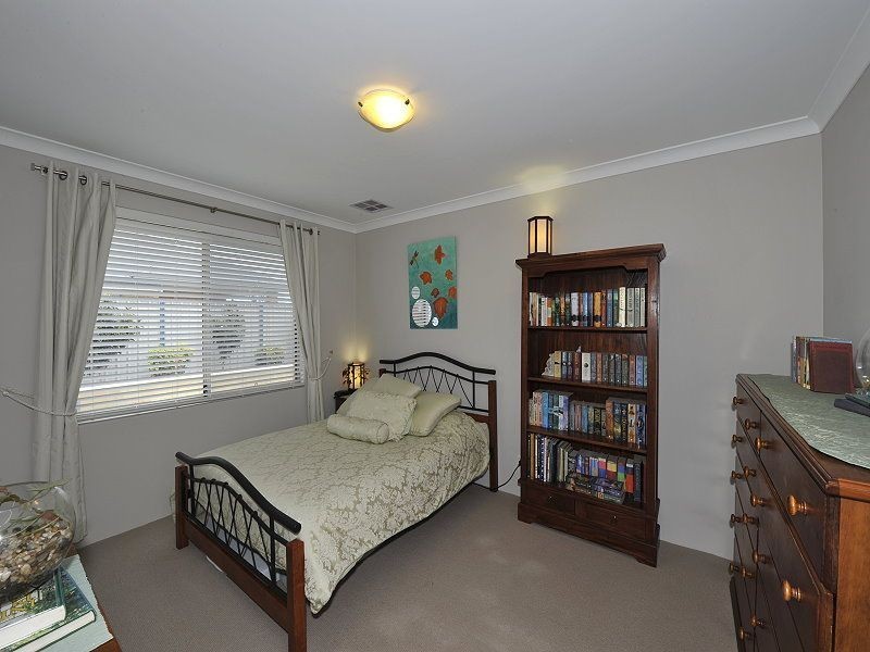 42 Eldorado Loop, Meadow Springs WA 6210