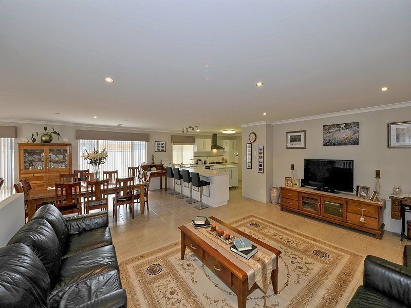 42 Eldorado Loop, Meadow Springs WA 6210