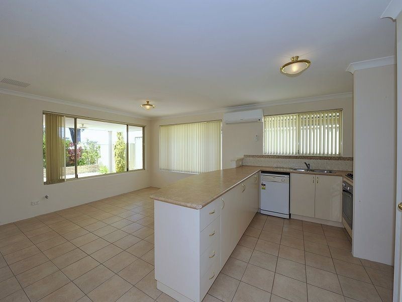 22 Evella Cove, Lakelands WA 6180