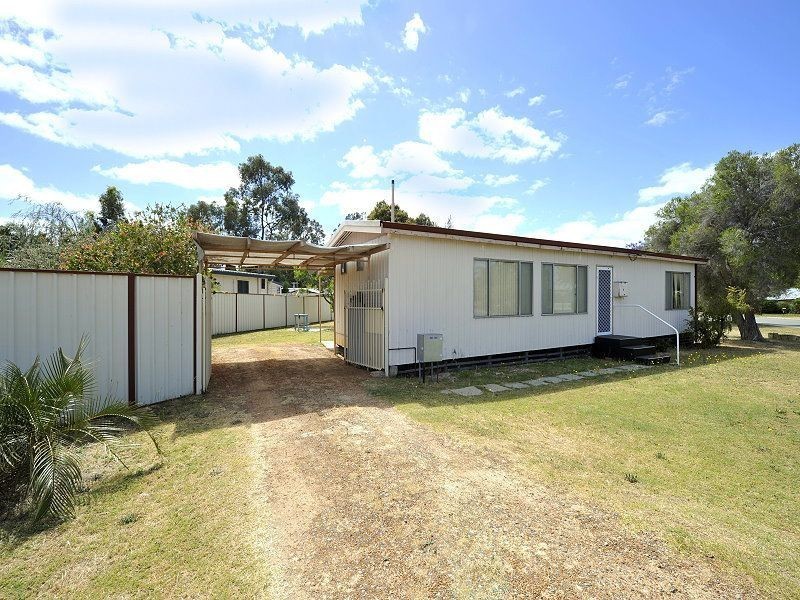 6 Doongin Place, Greenfields WA 6210