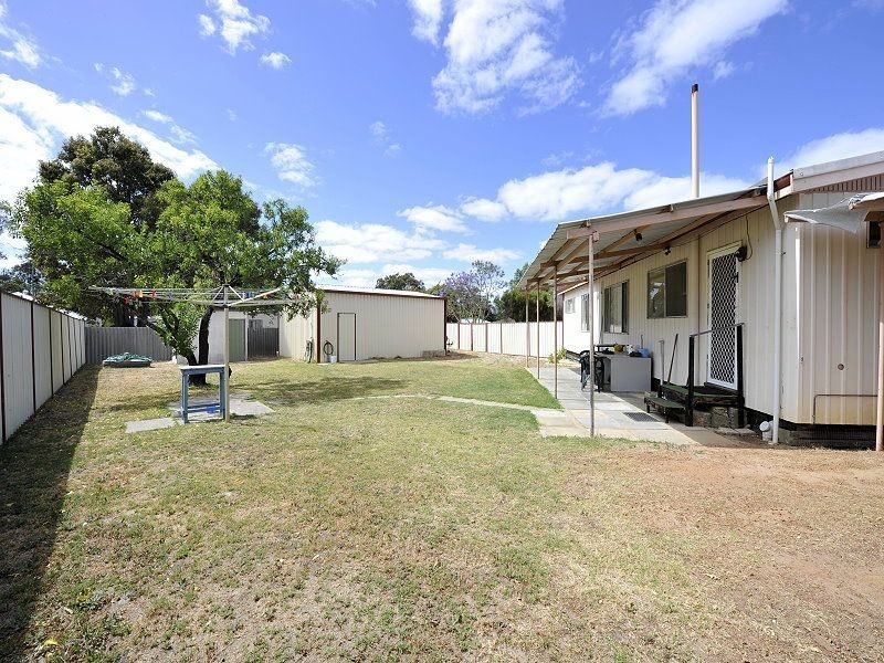 6 Doongin Place, Greenfields WA 6210