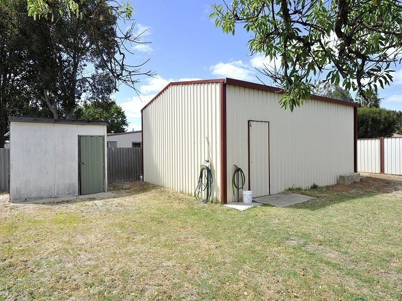 6 Doongin Place, Greenfields WA 6210