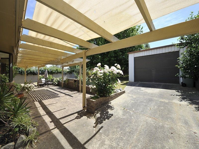 16 Muir Place, Halls Head WA 6210