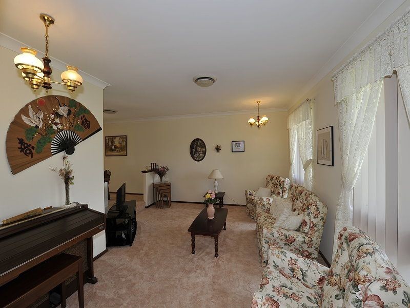 16 Muir Place, Halls Head WA 6210