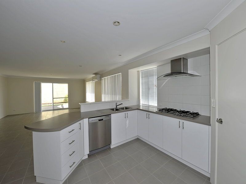 14 Cawana Parkway, Lakelands WA 6180