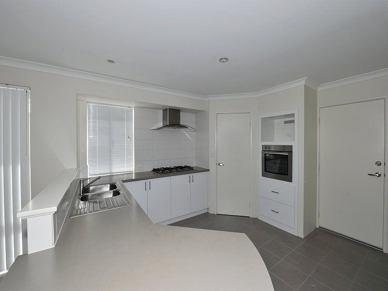 14 Cawana Parkway, Lakelands WA 6180