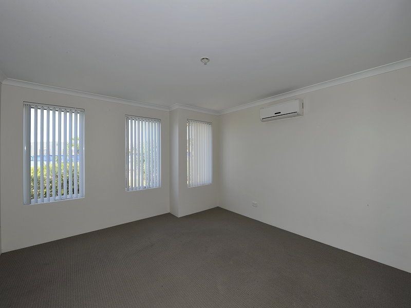 14 Cawana Parkway, Lakelands WA 6180