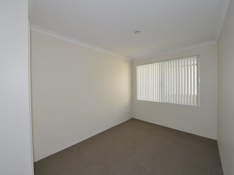 14 Cawana Parkway, Lakelands WA 6180