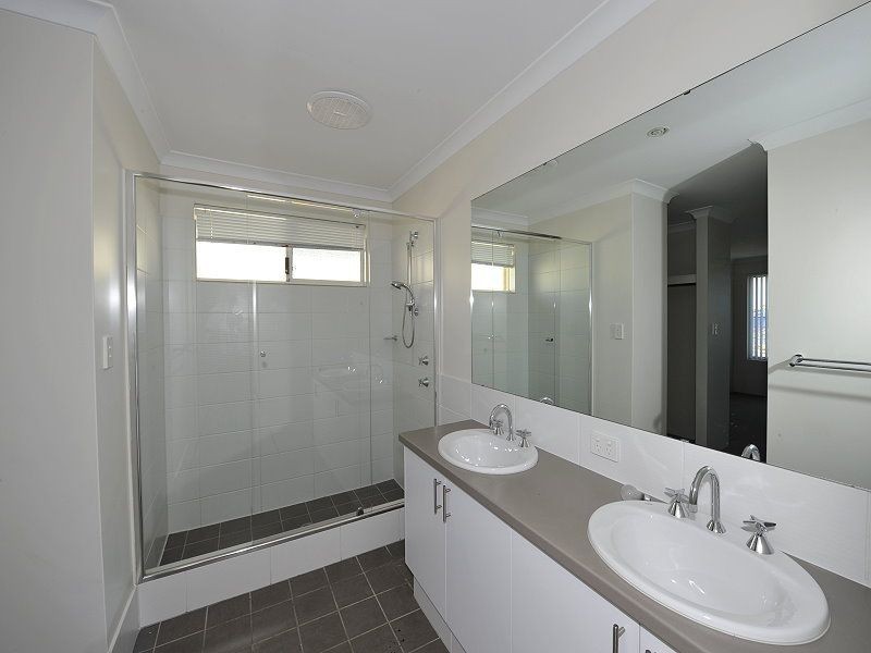 14 Cawana Parkway, Lakelands WA 6180