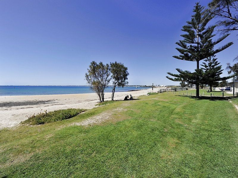 12A Valley Road, Halls Head WA 6210