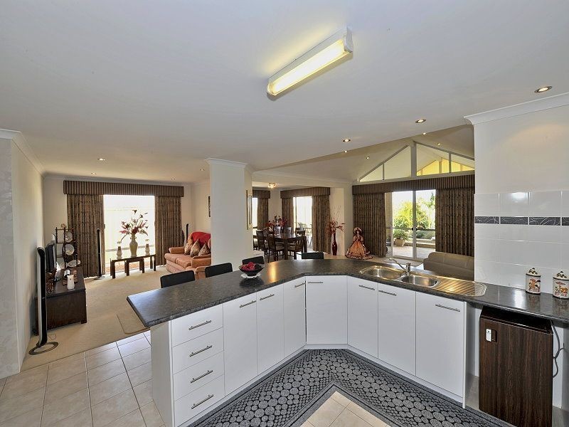 128 Yindana Boulevard, Lakelands WA 6180