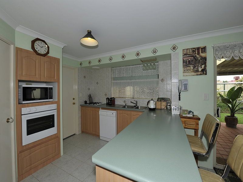 11 Latiano Green, Secret Harbour WA 6173