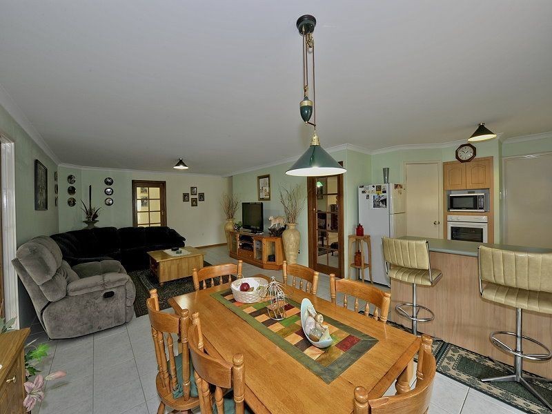 11 Latiano Green, Secret Harbour WA 6173