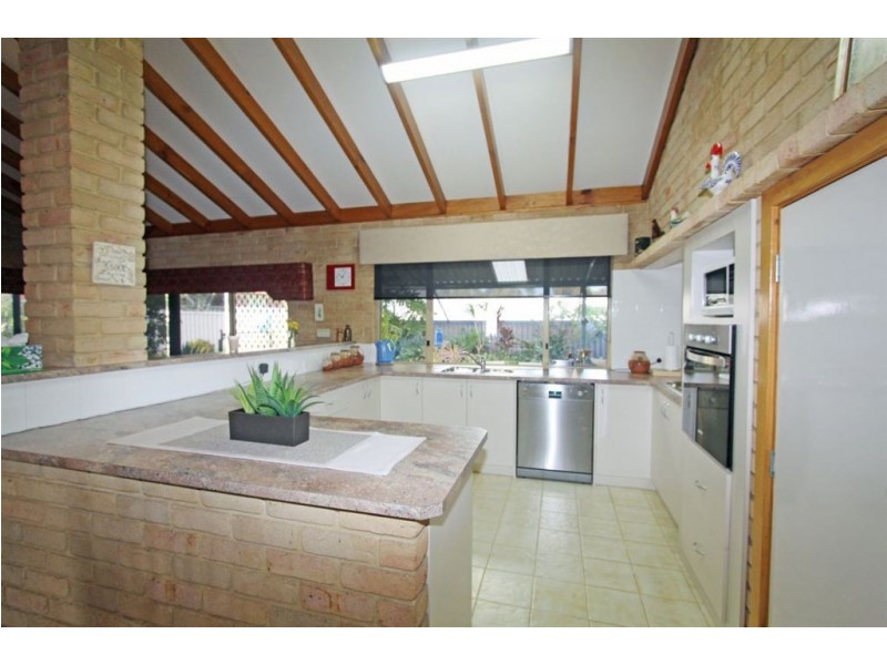 4 Amazon Drive, Greenfields WA 6210