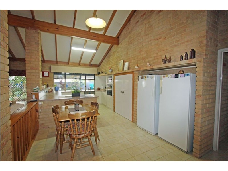 4 Amazon Drive, Greenfields WA 6210