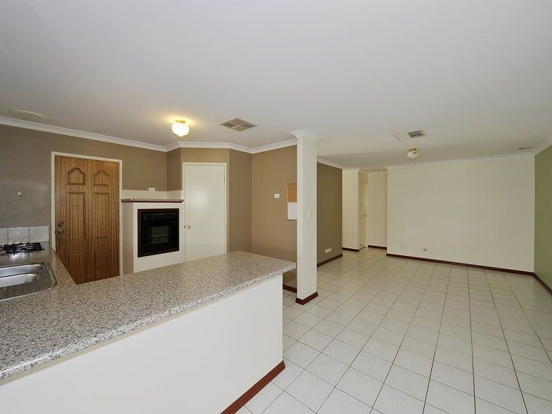 5 Lilac Green, Halls Head WA 6210