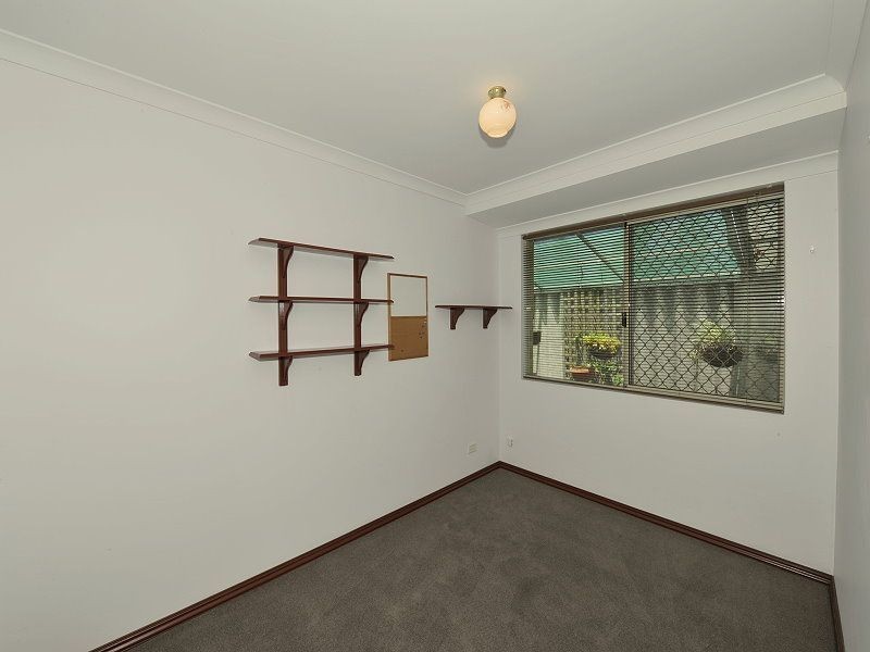 5 Lilac Green, Halls Head WA 6210