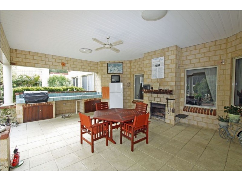 21 Mulga Drive, Parklands WA 6210