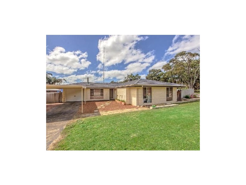 2 Hawkesley Drive, Waroona WA 6215