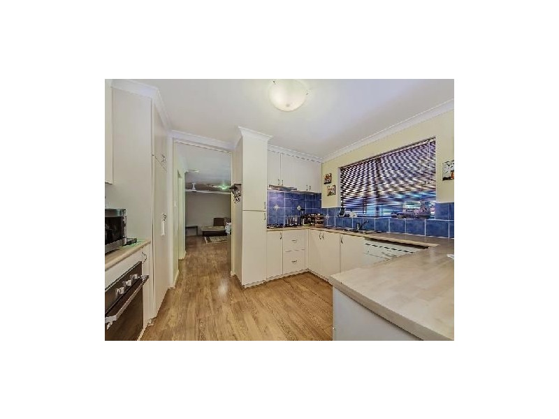 2 Hawkesley Drive, Waroona WA 6215