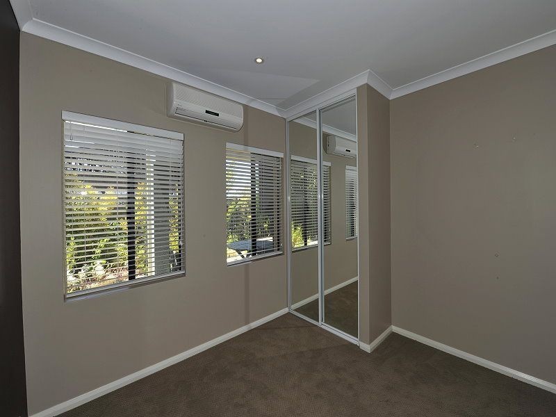 8/6 Valley Road, Halls Head WA 6210