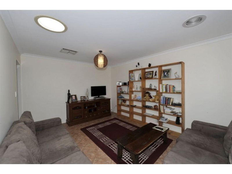 9 Fifth Avenue, Dudley Park WA 6210