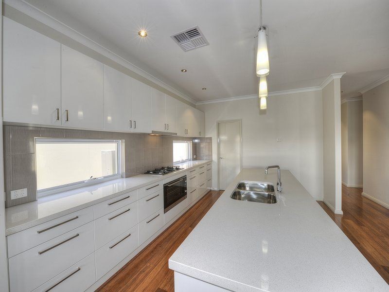 8 Vixen Close, Erskine WA 6210