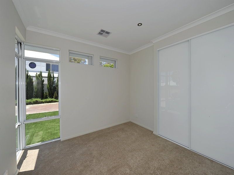 8 Vixen Close, Erskine WA 6210