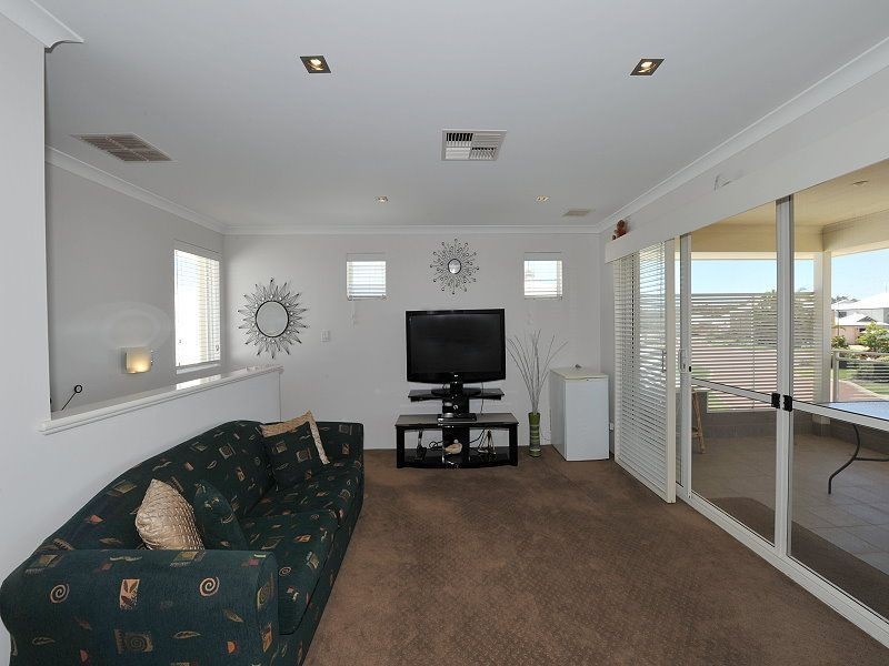 10 Isabellas Way, Erskine WA 6210