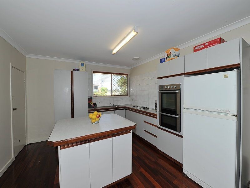 16 Adonis Road, Silver Sands WA 6210